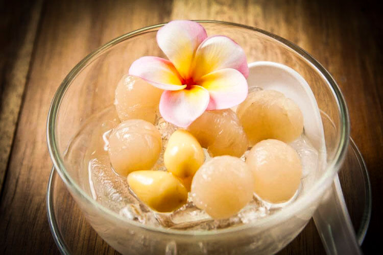 Enjoy Hue’s sweet dessert with creamy flavors